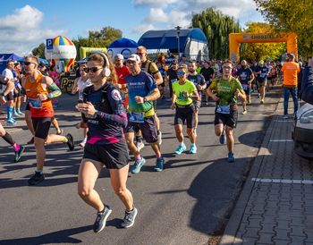 Chodzież pobiegła! Sportowe emocje i wielkie serca biegaczy