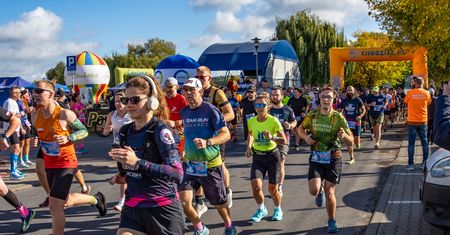 Chodzież pobiegła! Sportowe emocje i wielkie serca biegaczy