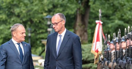 Cierpka lekcja dla Merza w Warszawie. "Tusk wytrącony z równowagi"