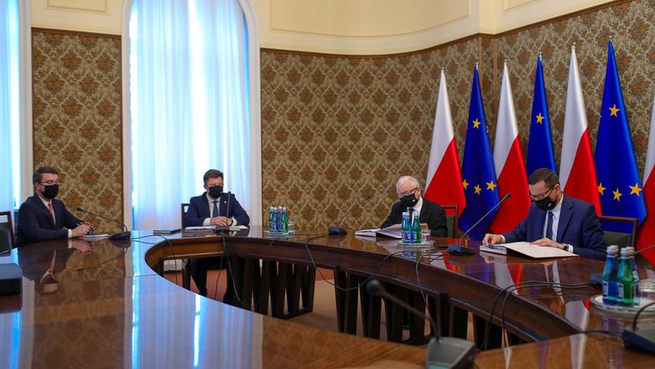 Michał Dworczyk na posiedzeniu rządu. Artur Dziambor pyta o zwolnienie z kwarantanny (Fot: Kancelaria Premiera)