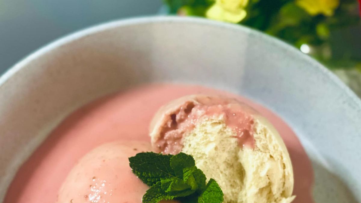 Buchty z sosem truskawkowym