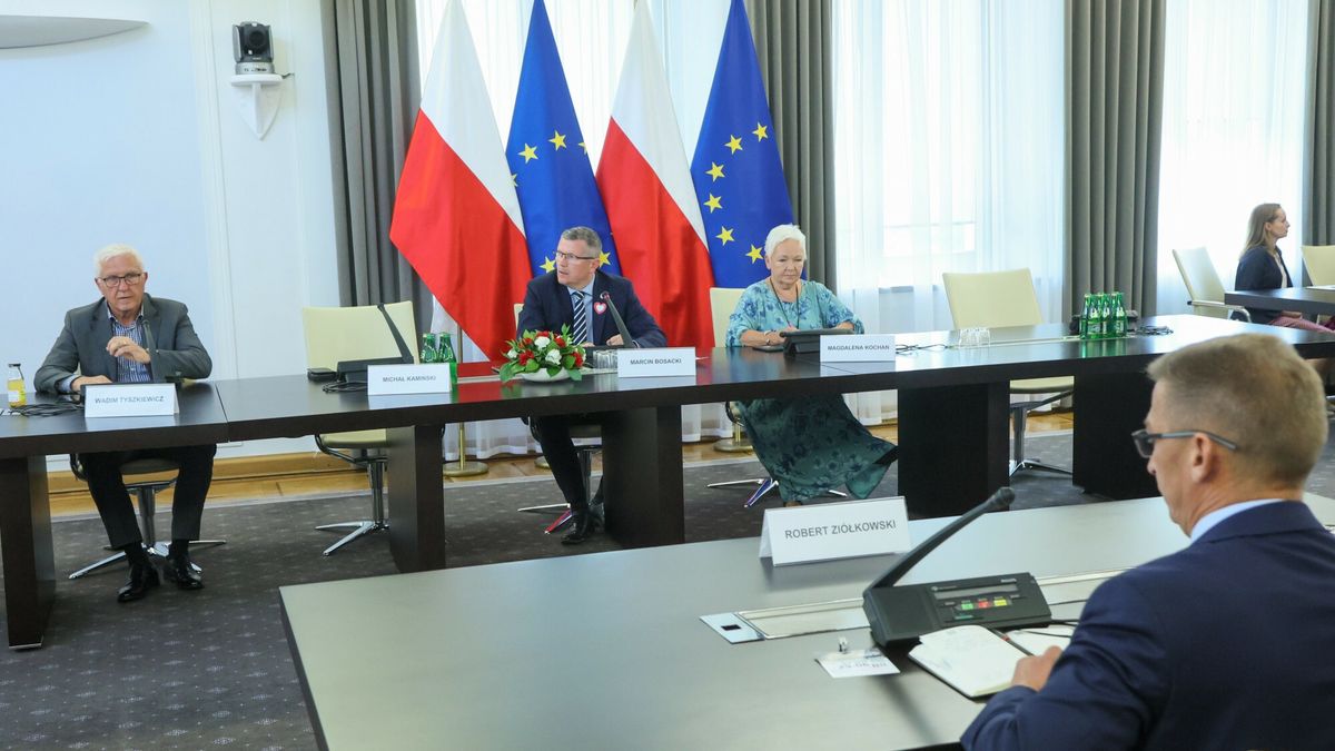 Przesłuchanie byłego kierownika ds. bezpieczeństwa w spółce Polski Holding Hotelowy Roberta Ziolkowskiego przez komisję senacką