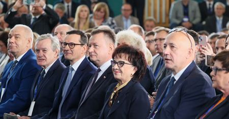 Była marszałek na koniec zabrała głos. Rzuciła dwuznacznym żartem