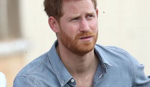 Książę Harry podciągnął koszulkę w czasie meczu. Paparazzi tylko na to czekali