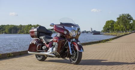 Indian też chce mieć adaptacyjne światła w motocyklach. Prace już trwają