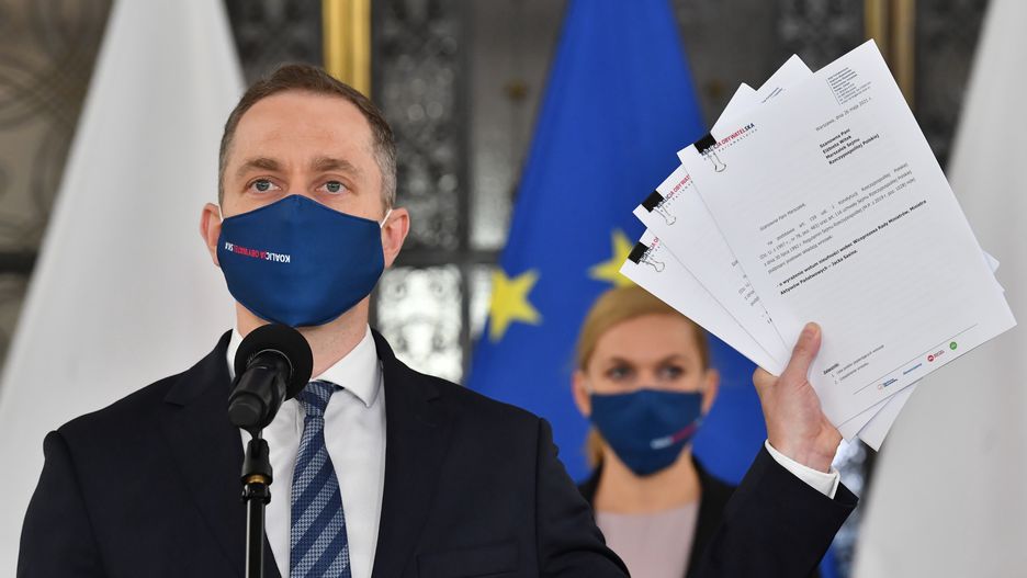 Poseł PO Cezary Tomczyk zawiadamia prokuraturę ws. TVP