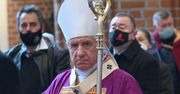 Dymisja arcybiskupa Dzięgi. Ludzie domagają się wyjaśnień