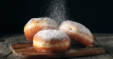 Tłusty czwartek Aldi 2022. Cena pączków i donutów. Jakie promocje?