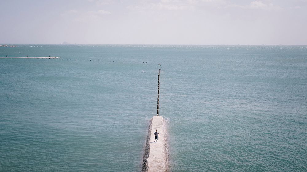Mankichi Shinshi pokazuje motyw samotności w przestrzeni miejskiej 1