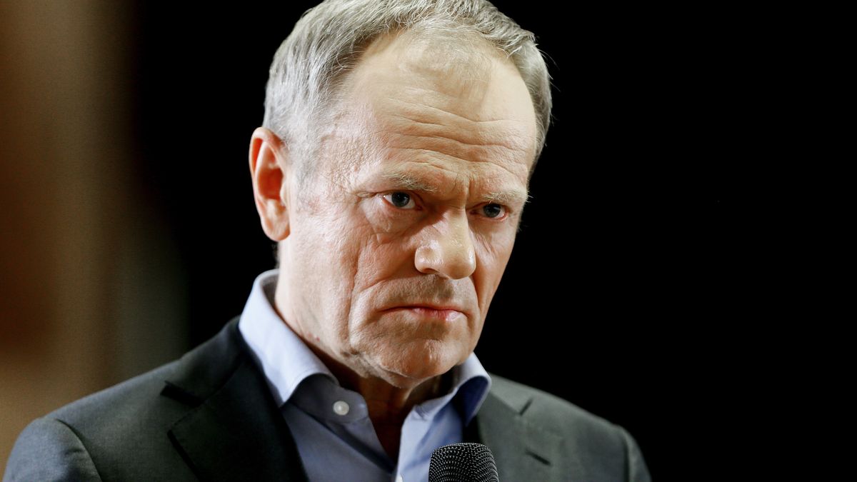 Pszczyna, 20.03.2023. Przewodniczący Platformy Obywatelskiej Donald Tusk podczas spotkania z kobietami w Stajniach Książęcych w Pszczynie w ramach trasy programowej "Tu Jest Przyszłość", 20 bm. (mr) PAP/Zbigniew Meissner