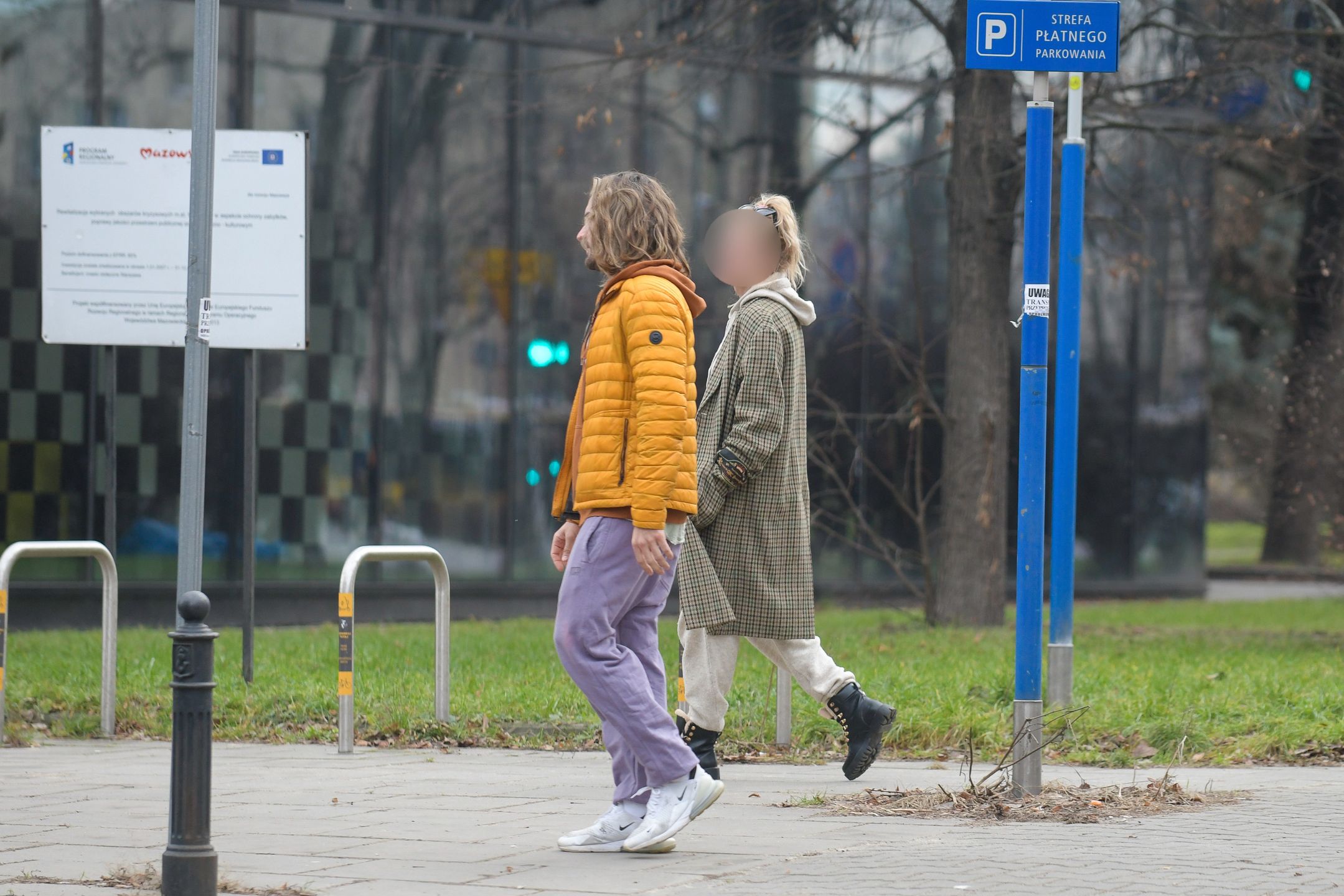 Piotr Stramowski przyłapany z nową dziewczyną! Wybrali się na spacer (ZDJĘCIA)