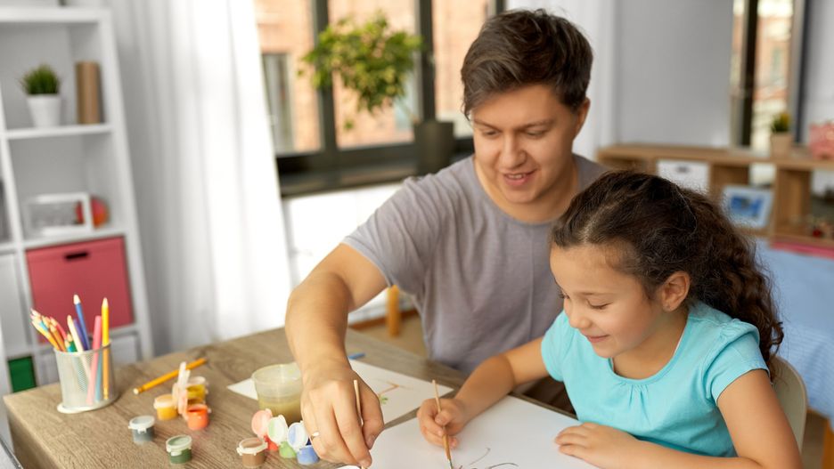 Kartki urodzinowe: jak zrobić je samodzielnie z dzieckiem?