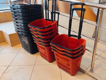 Nie bierzesz koszyka w sklepie? Oto co może zrobić sprzedawca