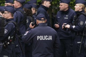 Specjalne komunikaty policji i MSWiA ws. szkół