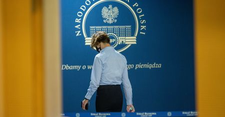 Dziennikarz ujawnia, jak NBP ogłasza poziomy stóp proc. "Nie możemy chrząknąć"