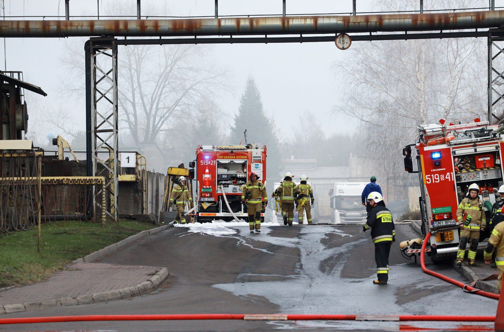 Pożar na terenie Huty w Łaziskach Górnych
