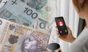 "To problem seniorów". Badanie obala popularny mit o oszustwach