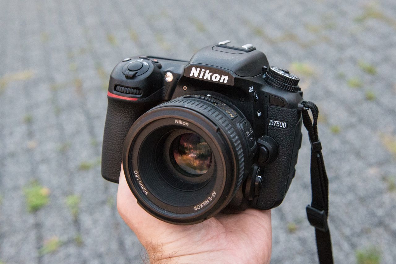 Nikon D7500