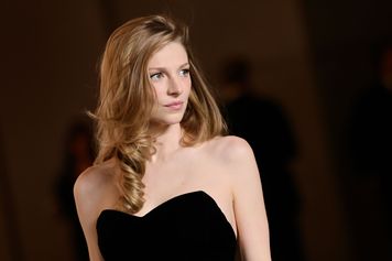 "Uwielbiam to". Hunter Schafer ujawnia, że przeszła operację korekty płci