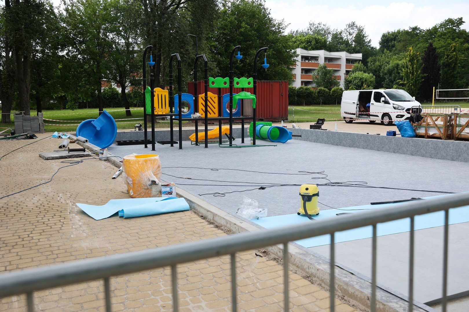 Basen Wandzianka w Krakowie zainaugurował sezon 2025 w piątek 20 czerwca