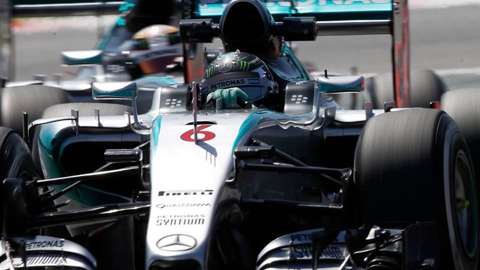 Tym razem Rosberg przed Hamiltonem. Czy to zapowiedź początku walki o tytuł?