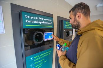 Dziś ruszył system kaucyjny. Byliśmy w sklepach, jak na razie to fikcja. Dlaczego?