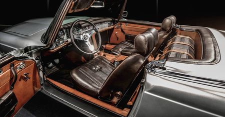 Piękny projekt z Polski. Mercedes 230 SL Pagoda od Carlex Design