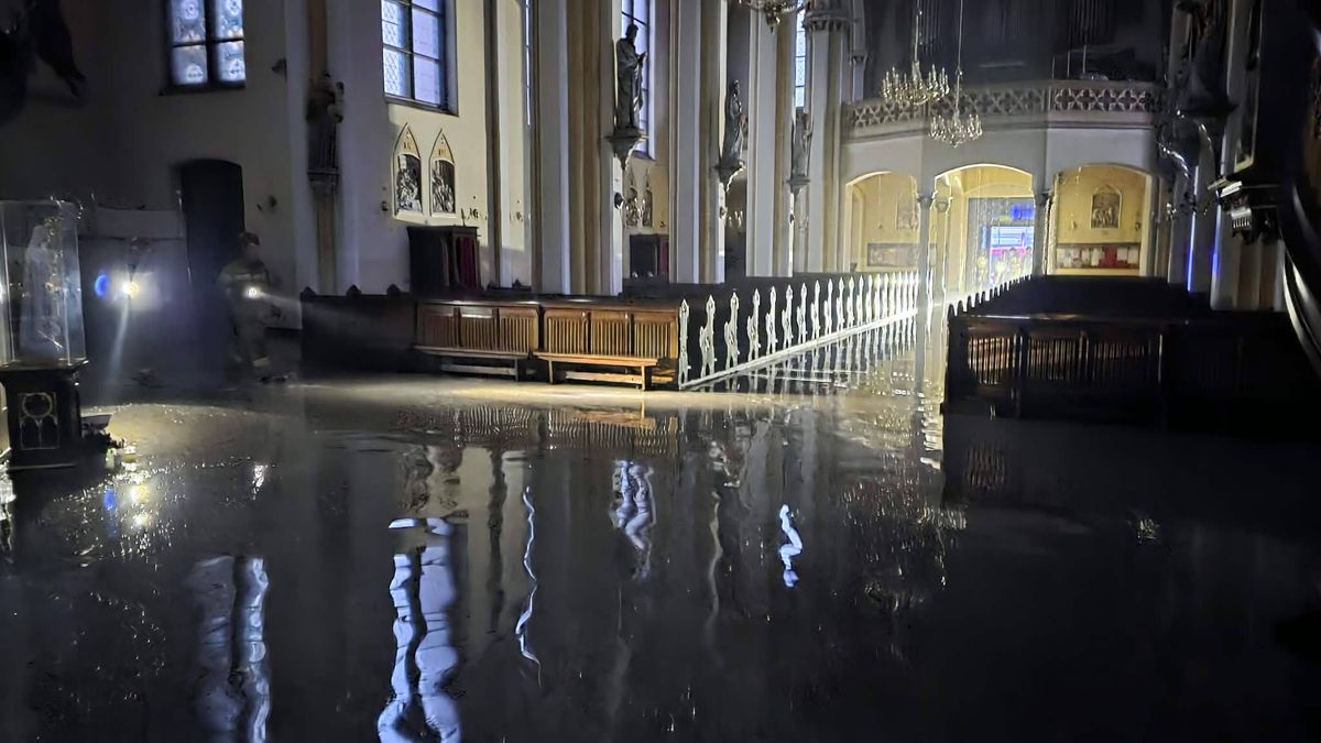 Zalanie kościoła w Mysłowicach 