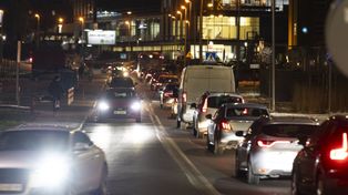 Korki utrudniają dojazd do pracy. Polacy chcą rekompensaty od pracodawców