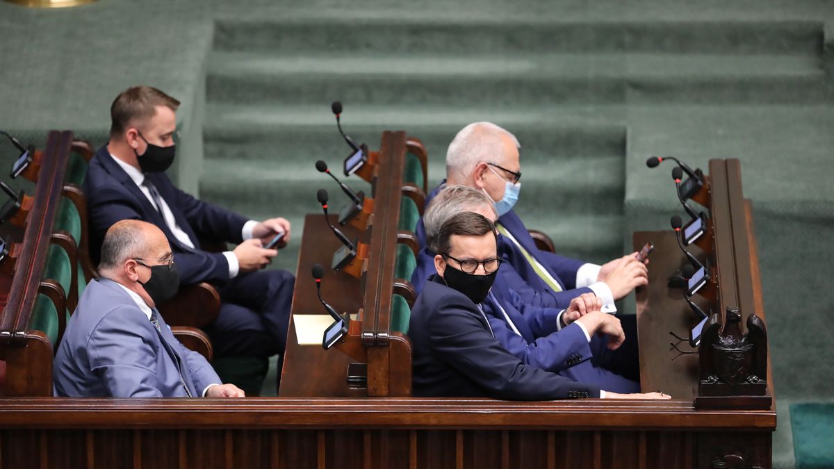 Rząd robi krok w tył. Ryczałtowcy będą mieli składkę zryczałtowaną. A co z pozostałymi? - pyta biznes.