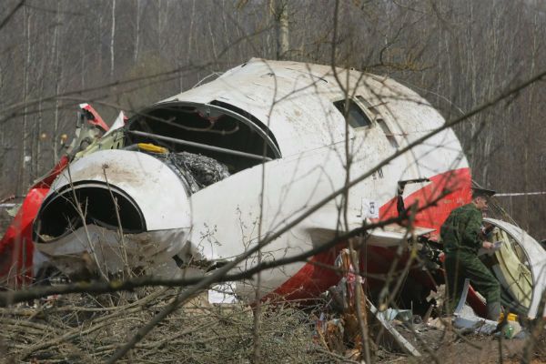 W stenogramach ze Smoleńska nie ma słów o zejściu na 50 m. Pilot: padły na pewno