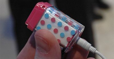 Samsung TicToc - miniaturowy odtwarzacz MP3