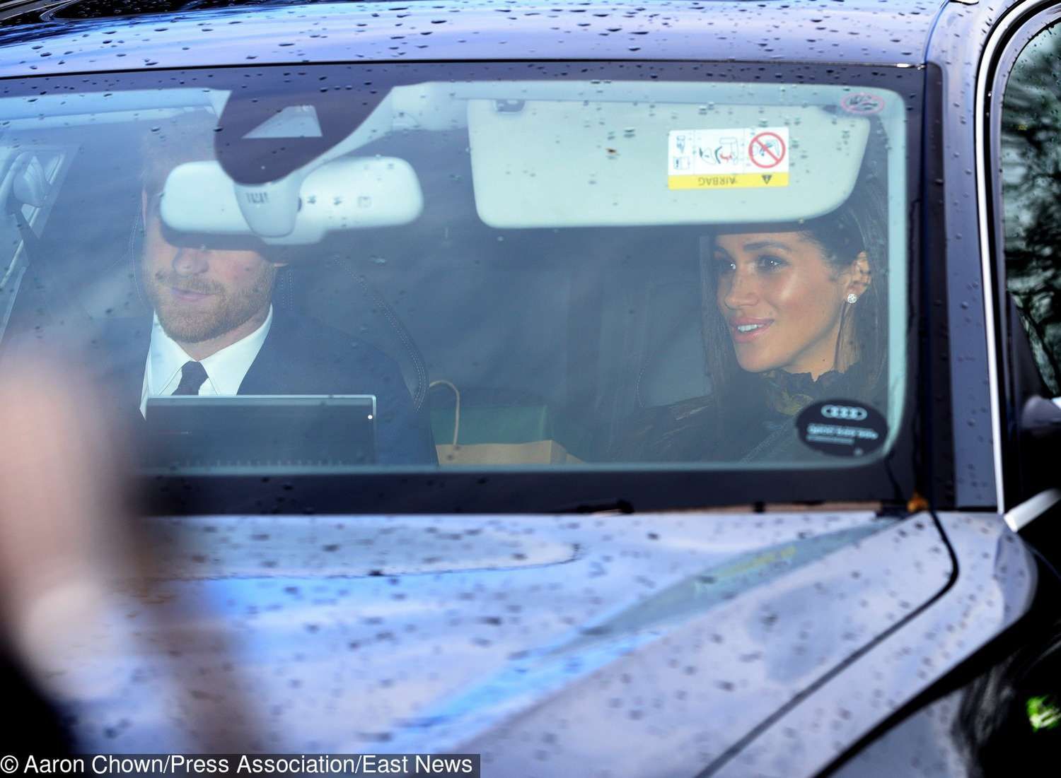 Meghan Markle i książę Harry – świąteczny lunch w pałacu Buckingham (2018)