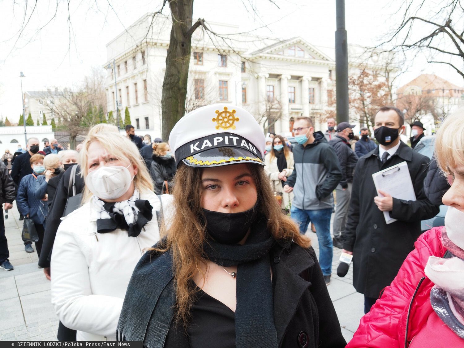 Fanka na pogrzebie Krzysztofa Krawczyka