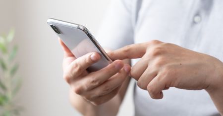 Nowa opłata od smartfonów. Resort chce zmian od 1 stycznia 2026 r.
