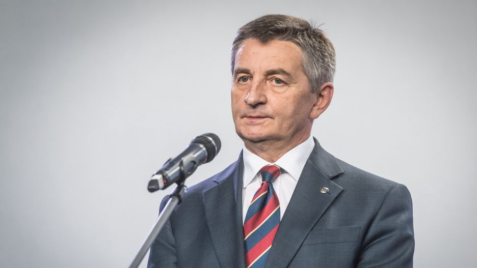 Zarzuty ws. lotów Marka Kuchcińskiego usłyszała osoba, która ujawniła przestępstwo dot. nadużyć