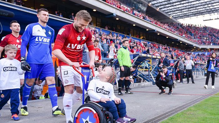 Newspix / MARCIN PIRGA / CYFRASPORT / NEWSPIX.PL / Na zdjęciu: Jakub Błaszczykowski i Antosia Haluch