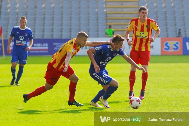 Jacek Kiełb (z prawej) powrót do gry po kontuzji uświetnił golem