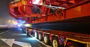 Gigantyczną tarczę przewożą drogami! Na wielu trasach ogromne utrudnienia
