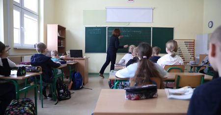 Karta nauczyciela. Ustawa, nad którą zebrały się czarne chmury