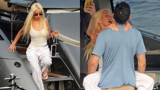 Odmieniona Christina Aguilera OPLATA NOGAMI narzeczonego na luksusowym jachcie w Portofino. Poznajecie ją jeszcze? (ZDJĘCIA)