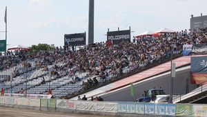 Frekwencja na stadionach żużlowych. Sporo wolnych miejsc na trybunach