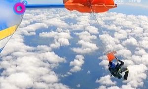 Groza podczas skoku. Spadochroniarz walczył o życie