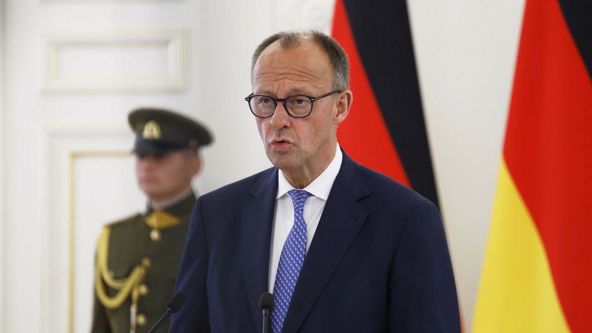 Temporary
German Chancellor Friedrich Merz talks to the media after a meeting with Lithuania's President Gitanas Nauseda at the Presidential palace in Vilnius, Lithuania, Thursday, May 22, 2025. (AP Photo/Mindaugas Kulbis)
Mindaugas Kulbis