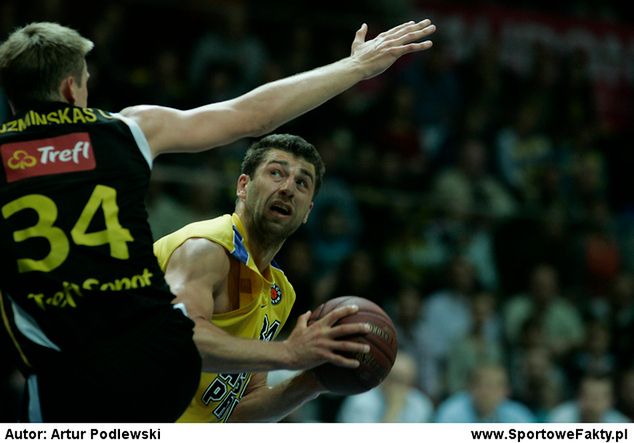 Adam Hrycaniuk spędził kilka miesięcy w Valencii