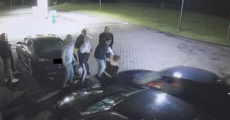 Gmina Rypin. Po pijaku wjechał bmw w grupę ludzi. Usłyszał zarzuty