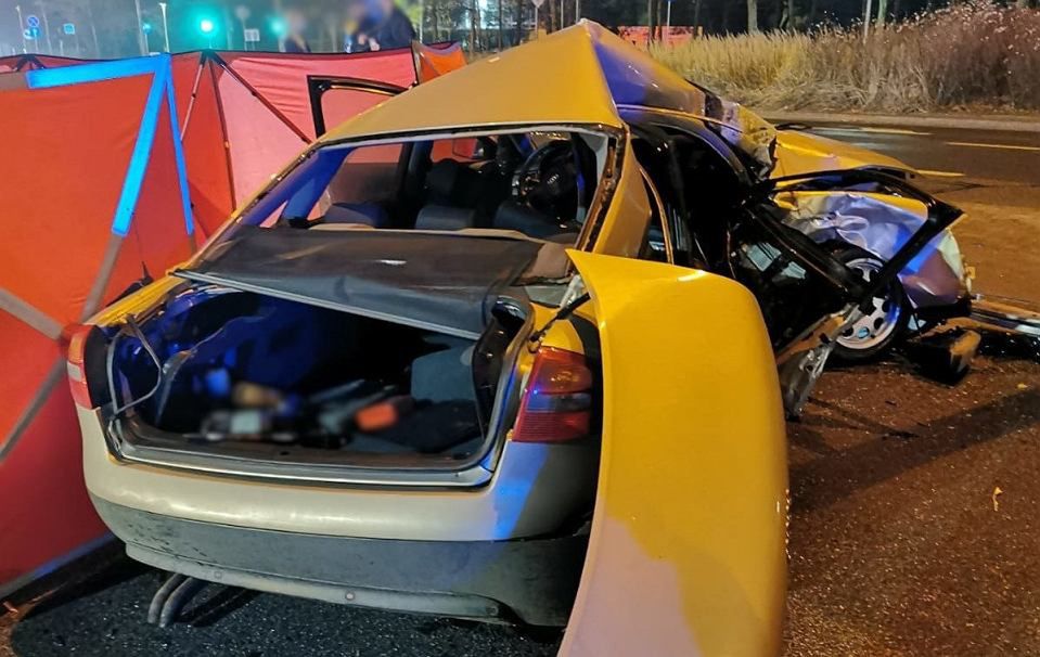 Śmiertelny wypadek w Olsztynie. Dwójka rodzeństwa zginęła na miejscu, fot. KMP Olsztyn