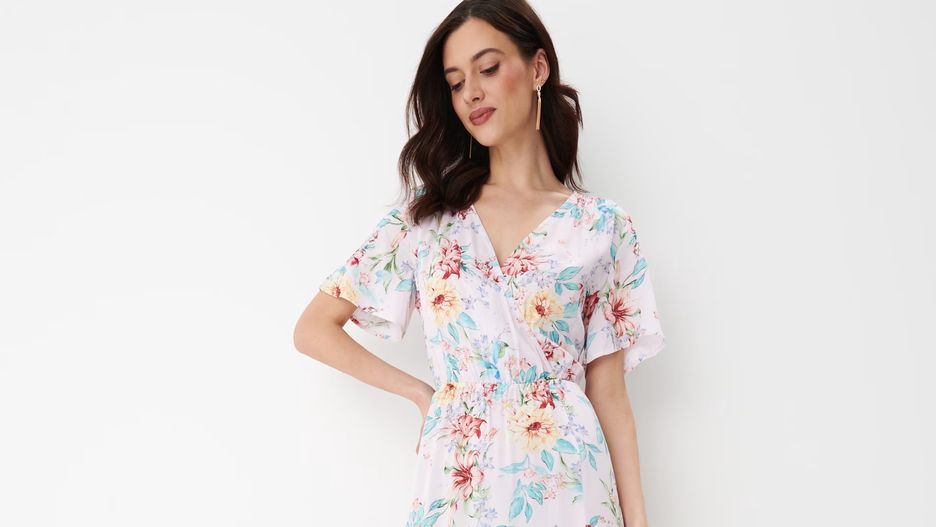 W Mohito jak zwykle znajdziecie piękne sukienki do pracy.