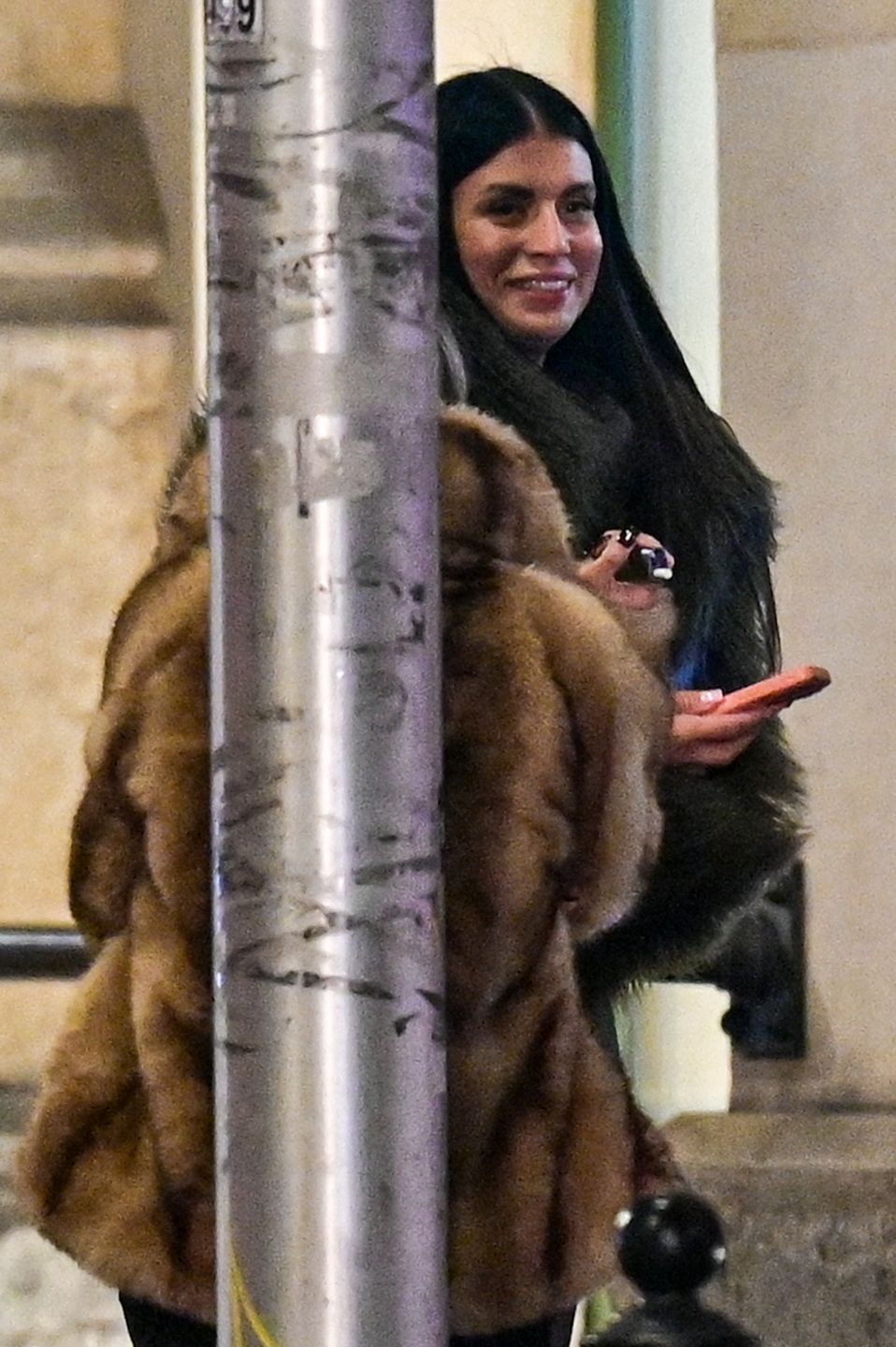 Magdalena Stępień baluje z tajemniczym nieznajomym