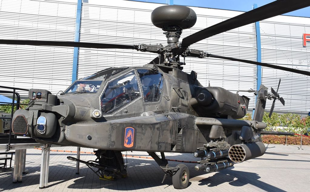 AH-64 Apache prezentowany na targach MSPO w Kielcach